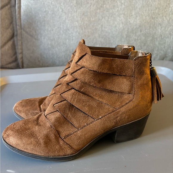 American Rag Booties (5.5) - Picture 3 of 6